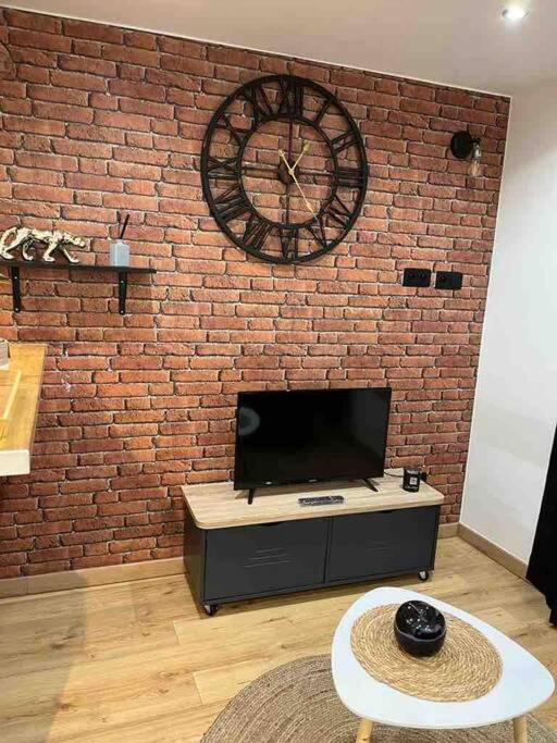 Escale Studio 21M Aeroport Cdg Parc Expo Asterix Gonesse Zewnętrze zdjęcie